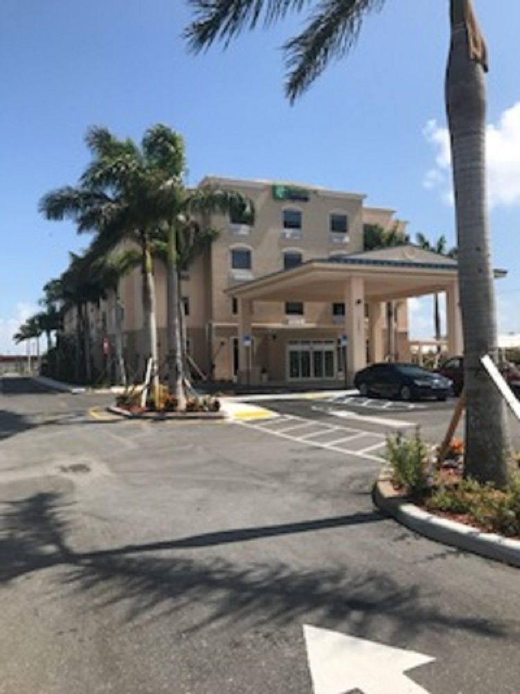 Holiday Inn Express & Suites Boynton Beach West By Ihg Exterior foto